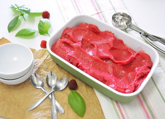 Helado de frutos rojos saludable en 2 minutos