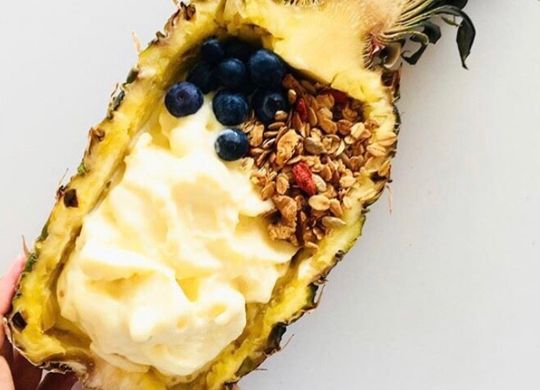 Helado de piña y queso crema
