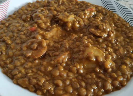 Lentejas con cúrcuma y chorizo