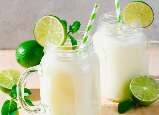 Limonada brasileña y ron malibú