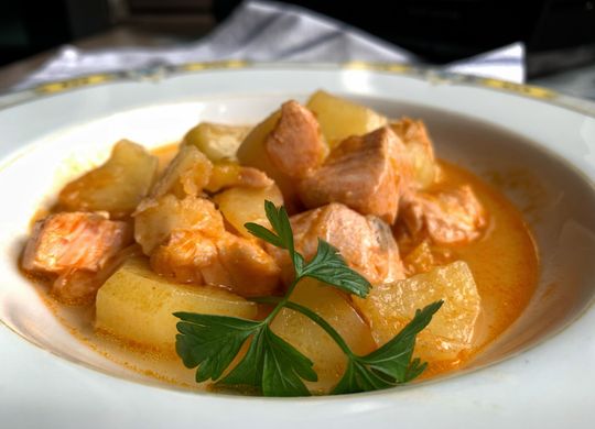 Marmitako con lomos de salmón