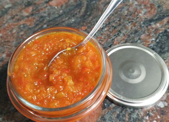 Mermelada de pimientos rojos y verdes (riquísima y fácil)
