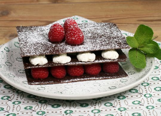 Mil hojas de chocolate con frambuesas