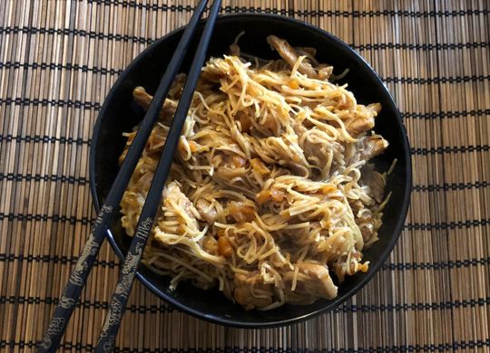 Noodles con lomo de cerdo