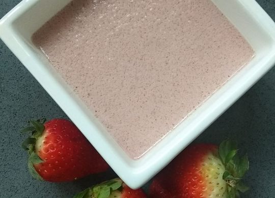 Panna cotta de fresa apta Keto