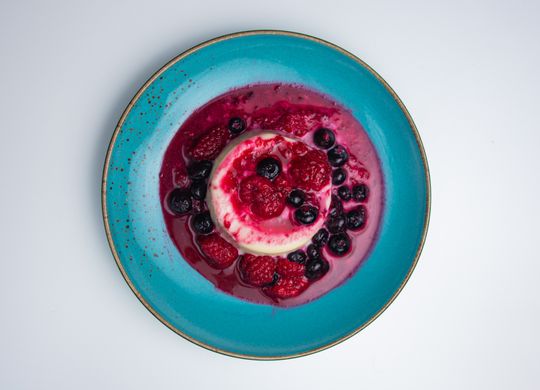Panna cotta italiana con coulis