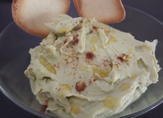 Paté de alubias y aguacate