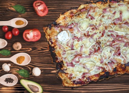 Pizza keto de coliflor