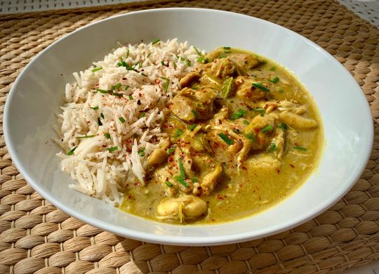 Pollo con curry
