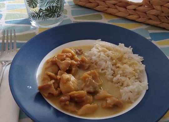 Pollo en salsa miel y mostaza