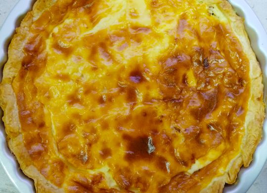Quiche rápida de jamón serrano y queso