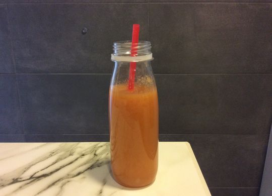 Smoothie de pepino, manzana y zanahoria