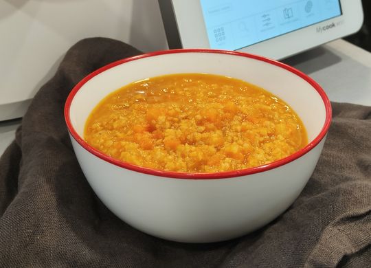 Sojañesa o salsa boloñesa vegana de soja texturizada