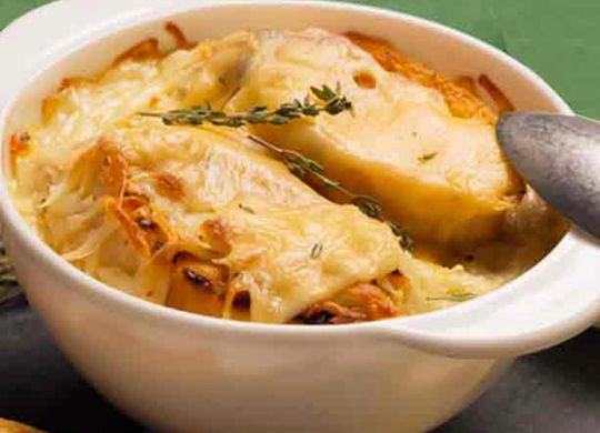 Sopa de cebolla a la francesa