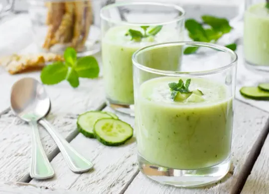 Sopa fría de pepino con toque alemán