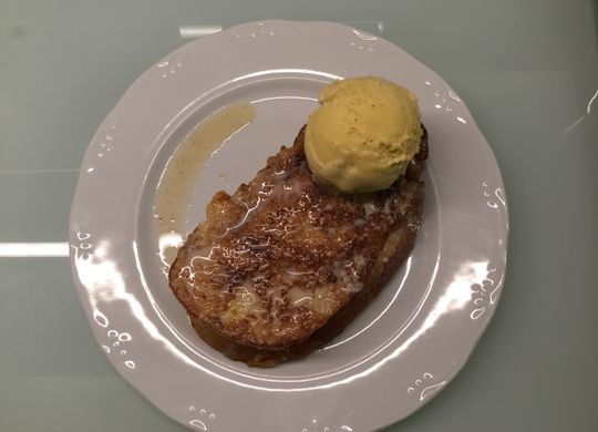 Torrijas rellenas de crema pastelera