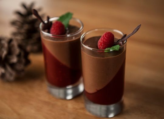 Vasitos De Crema De Chocolate Con Frambuesa