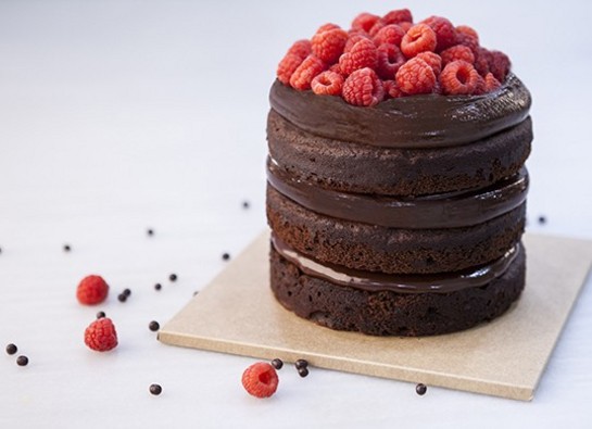 Layer cake de chocolate y frambuesas sin gluten | Robot de cocina Mycook